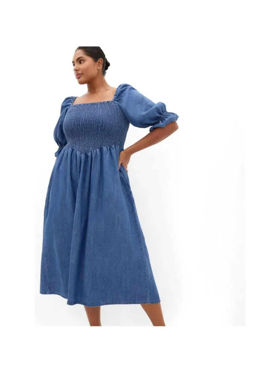 Джинсовое платье миди с квадратным вырезом и пышными рукавами Kaitlyn Denim Midi Dress CITY CHIC — изображение 3 из 5, синий