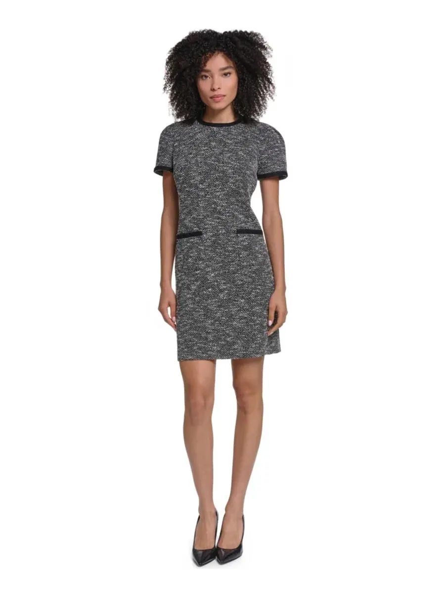 Платье-футляр из твида с воротником-стойкой, модель Shift Dress KARL LAGERFELD PARIS — изображение 1 из 4, черный белый