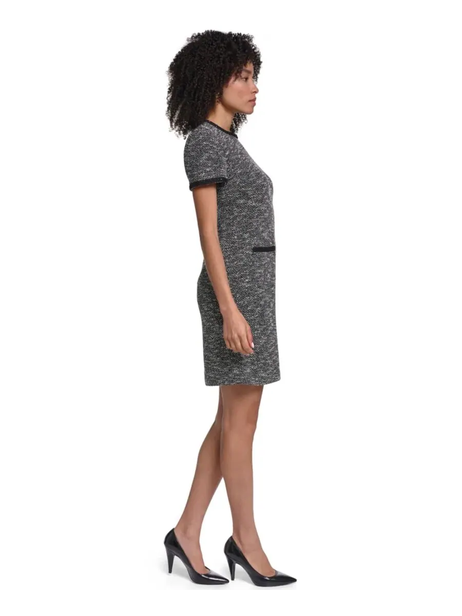 Платье-футляр из твида с воротником-стойкой, модель Shift Dress KARL LAGERFELD PARIS — изображение 2 из 4, черный белый