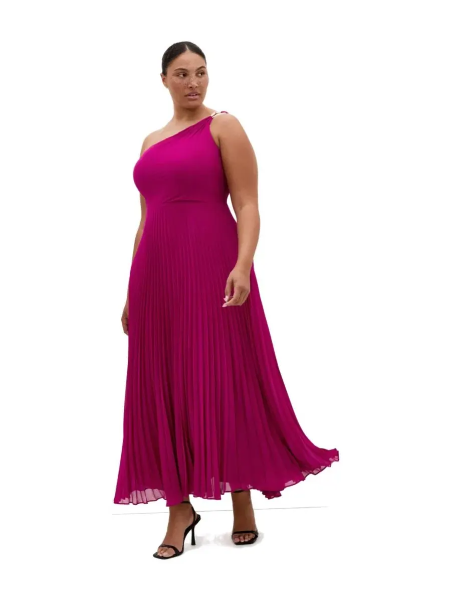 Платье макси с одним плечом и плиссировкой Eloura One Shoulder Pleat CITY CHIC, Framboise — изображение 1 из 5
