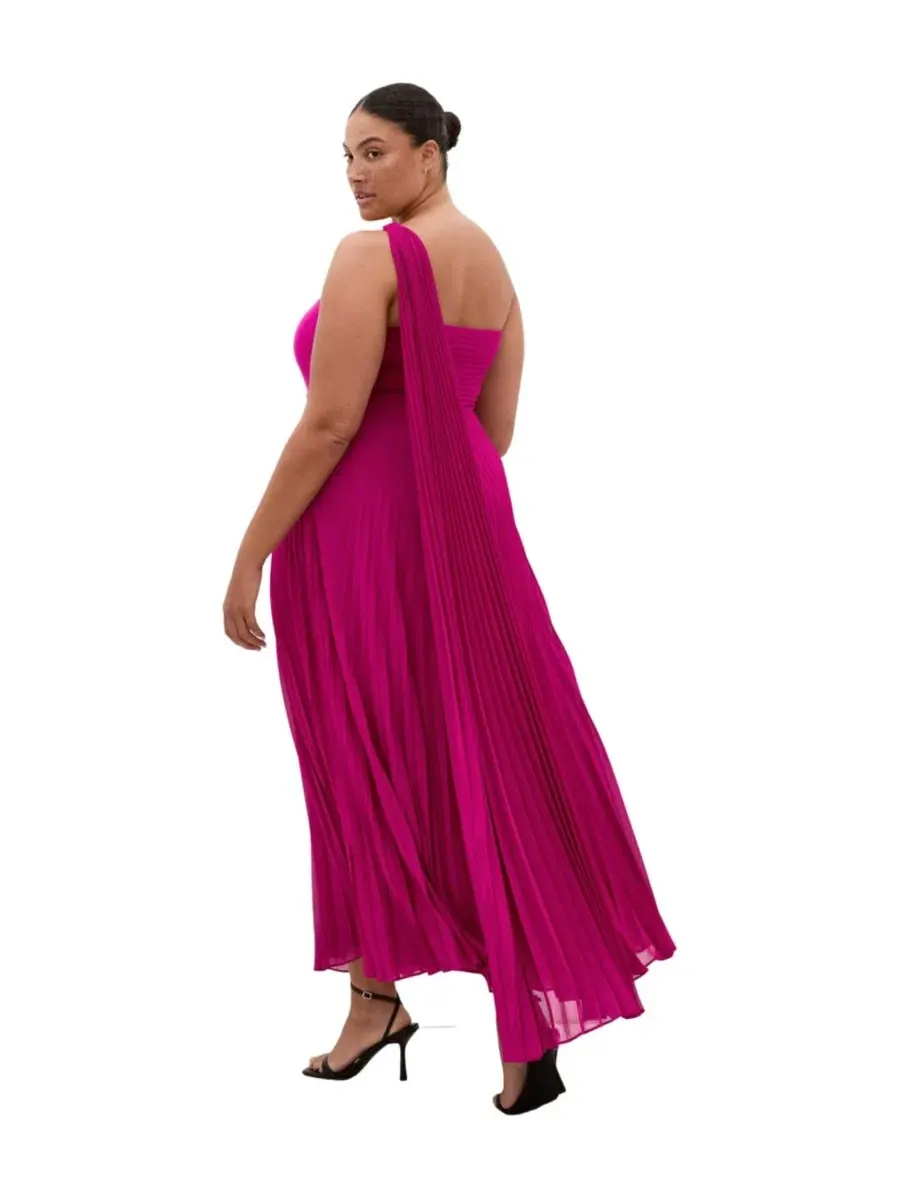 Платье макси с одним плечом и плиссировкой Eloura One Shoulder Pleat CITY CHIC, Framboise — изображение 2 из 5
