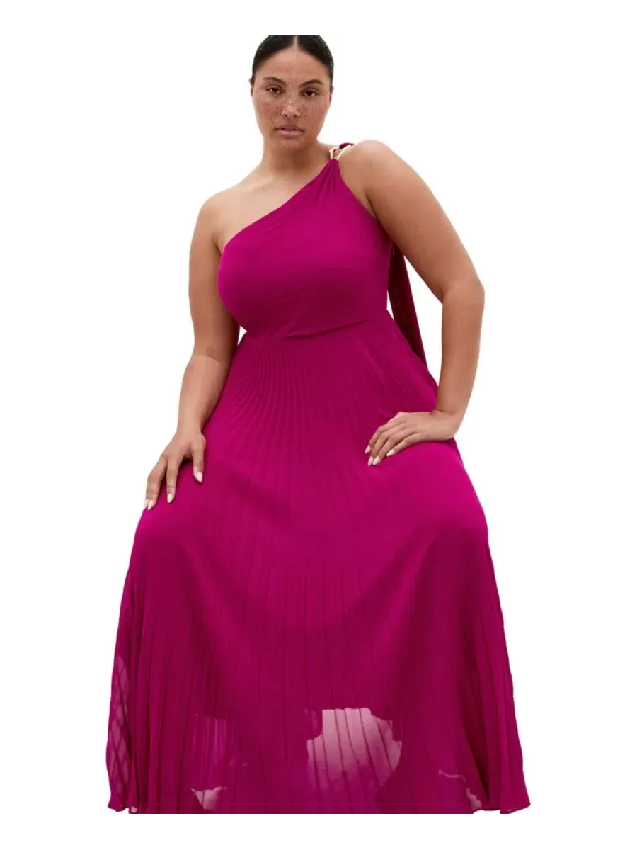 Платье макси с одним плечом и плиссировкой Eloura One Shoulder Pleat CITY CHIC, Framboise — изображение 3 из 5