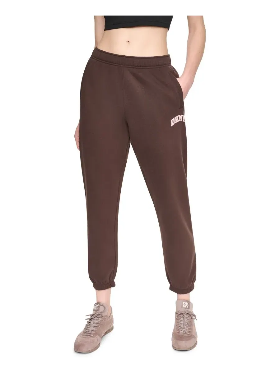 Женские джоггеры с мини-принтом Varsity и средней посадкой DKNY Sport — изображение 1 из 10, розовый
