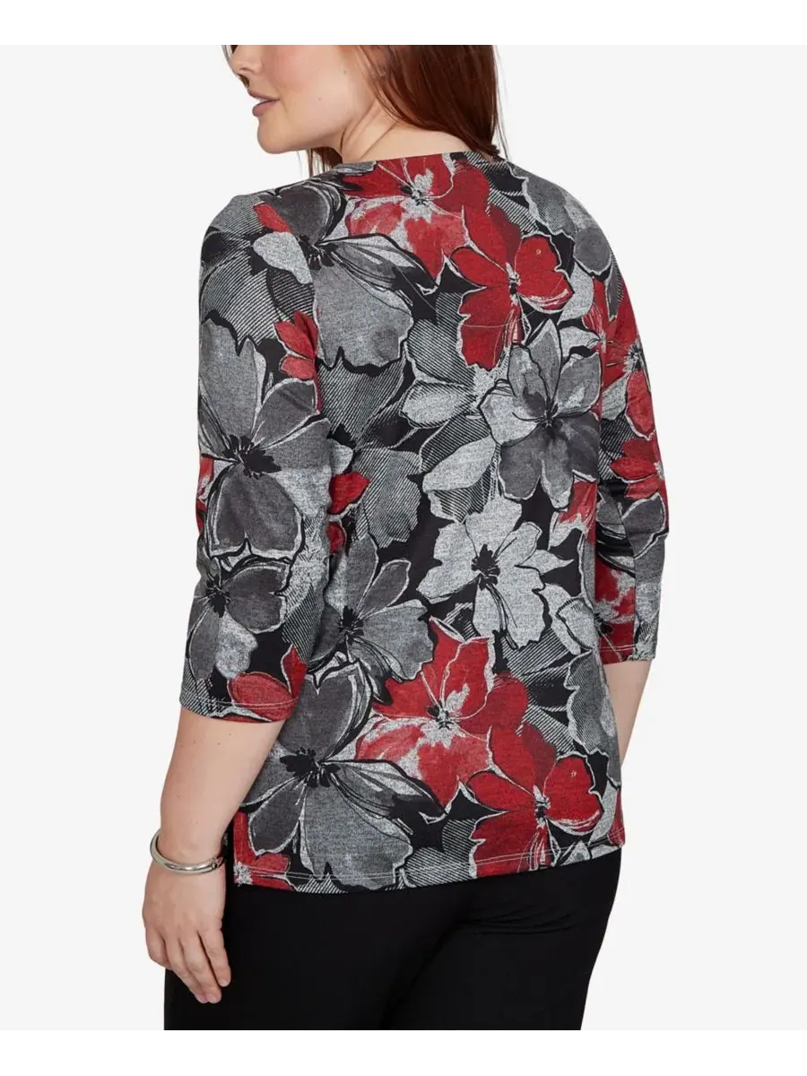 Футболка с текстурным цветочным принтом и рукавом 3/4, модель Petite Textured Floral 3/4 Sleeve — изображение 5 из 6