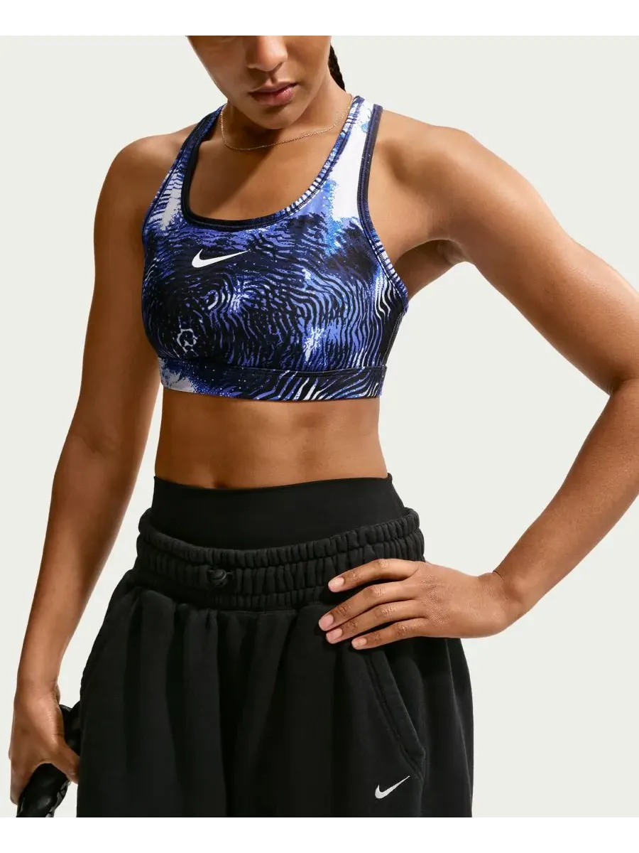 Женский спортивный бюстгальтер Swoosh средней поддержки с подкладкой Nike — изображение 3 из 5, темно-синий//белый