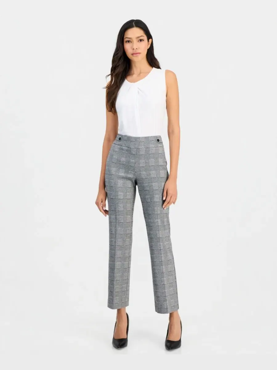 Брюки прямого кроя с защипами, модель Petite Check Pull-On Cropped & Ankle Pants Anne Klein — изображение 4 из 6