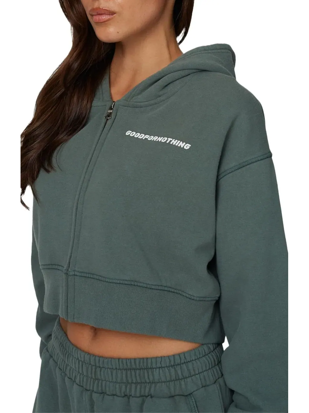Женский укороченный худи на молнии Essential Cropped Zip Hoodie Good For Nothing — изображение 2 из 4, зеленый