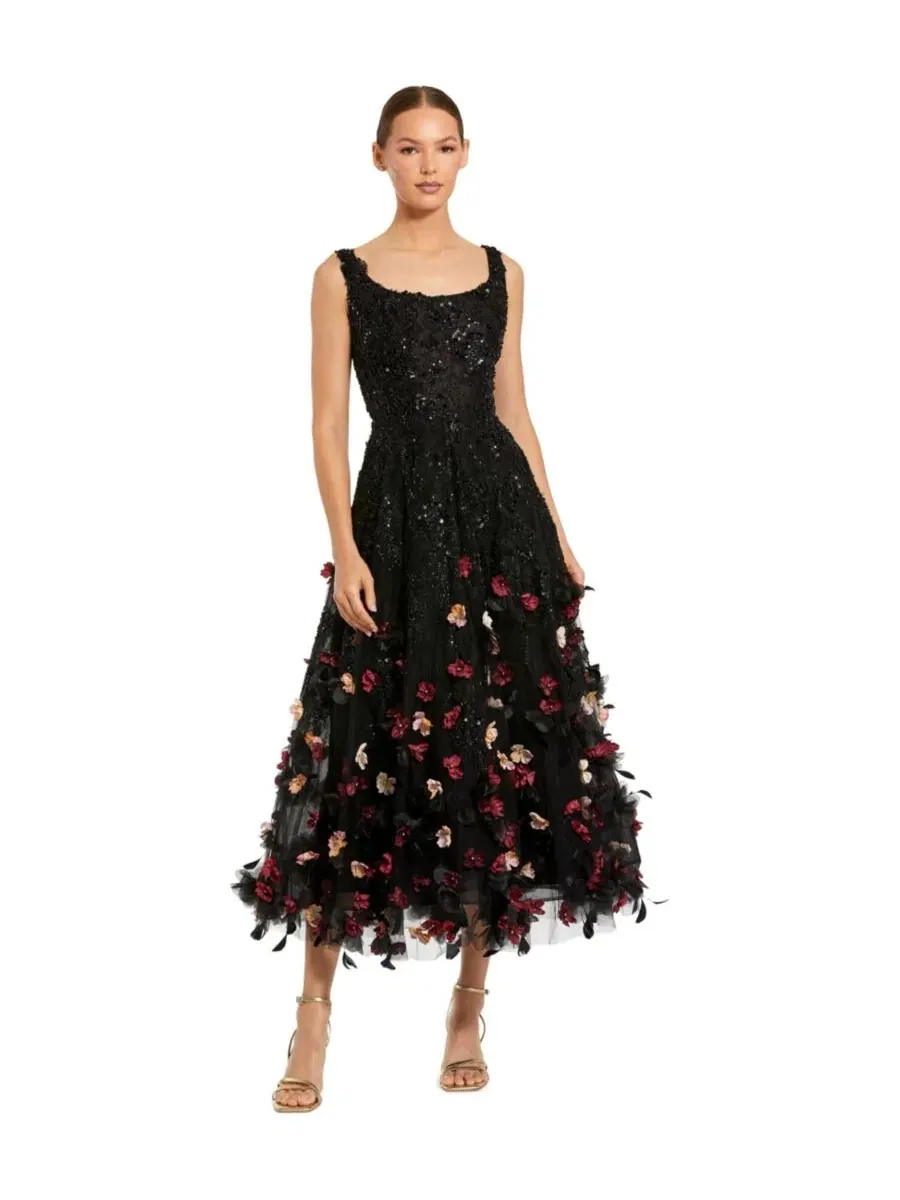 Платье-миди с пайетками и 3D-цветами Petite Sleeveless Beaded Midi Dress With 3D Flowers Mac Duggal — изображение 1 из 6