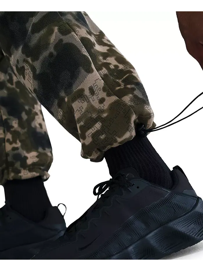 Мужские флисовые штаны Tech Open-Hem с камуфляжным принтом Nike — изображение 4 из 5, бежевый/бежевый