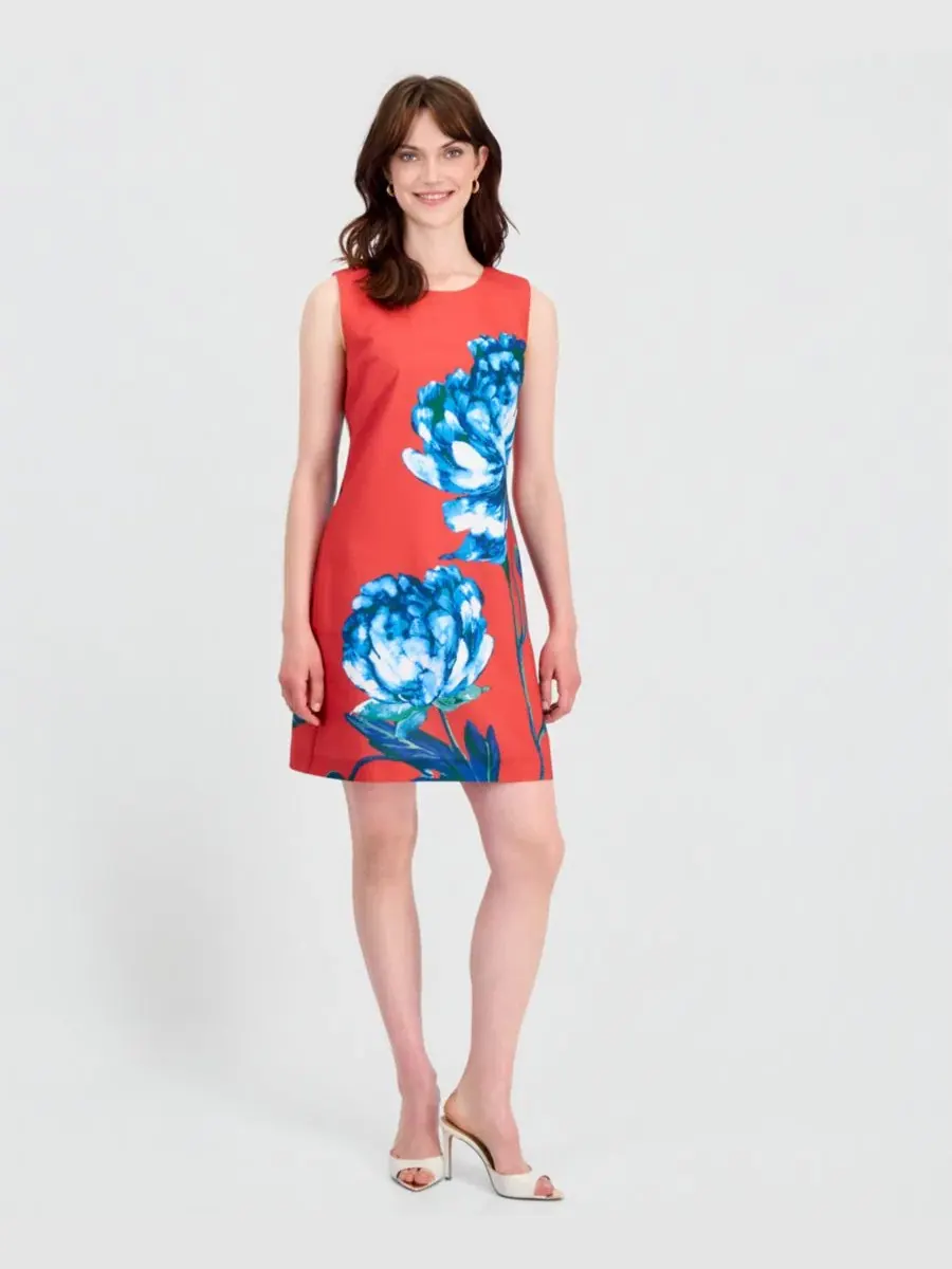 Платье-футляр из полиэстера с крупным цветочным принтом, круглым вырезом и круглым вырезом Tahari — изображение 1 из 5
