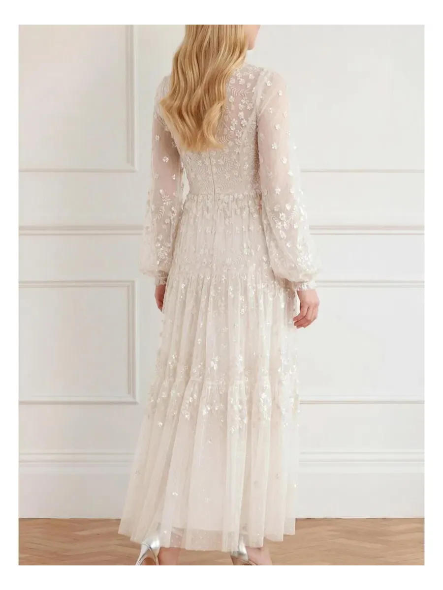 Платье-макси с длинным рукавом Clover Long Sleeve Maxi Gown Needle & Thread — изображение 3 из 4, бежевый