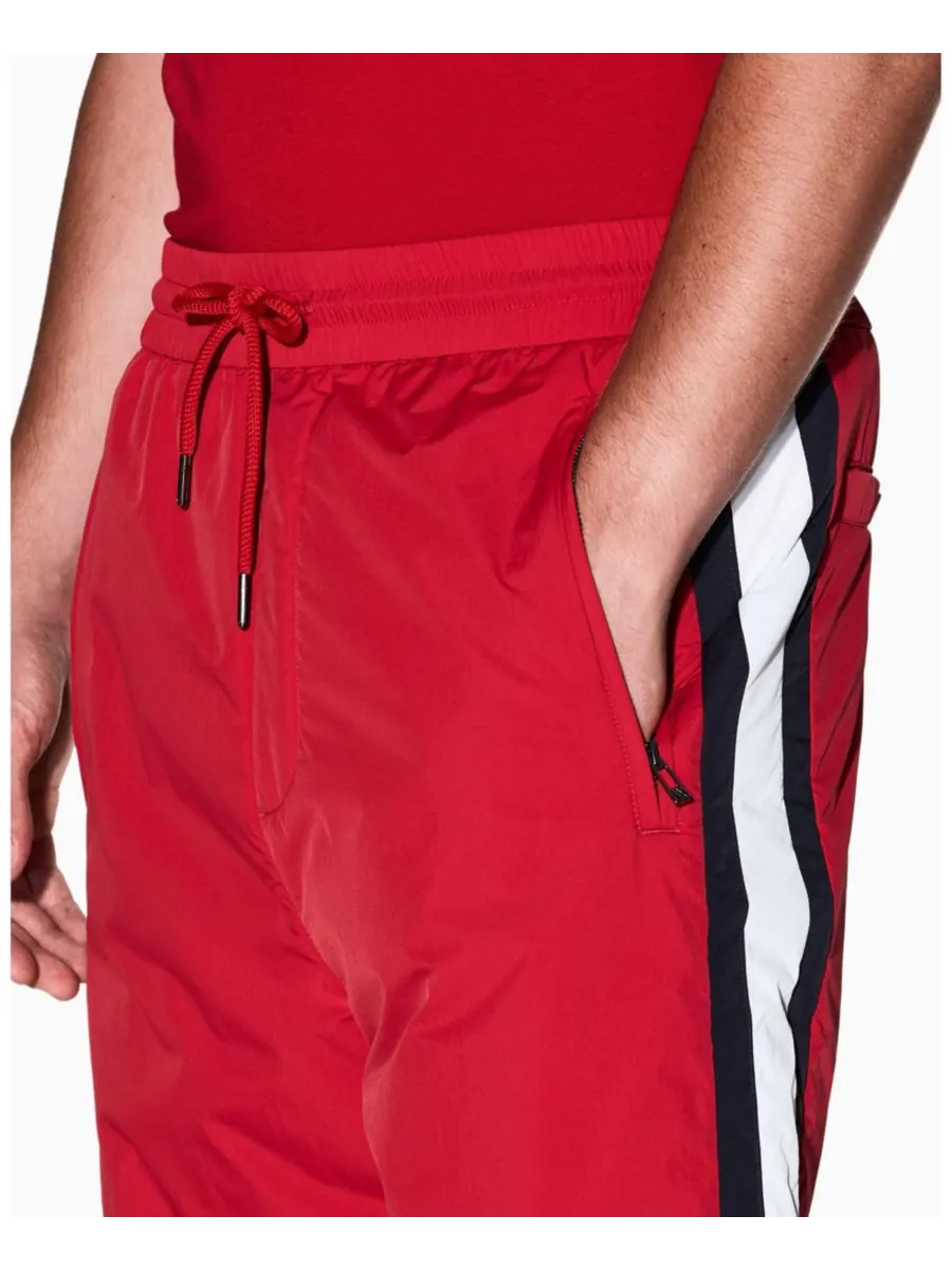Мужские нейлоновые спортивные брюки с эффектом подтяжки A|X Armani Exchange — изображение 4 из 5, красный