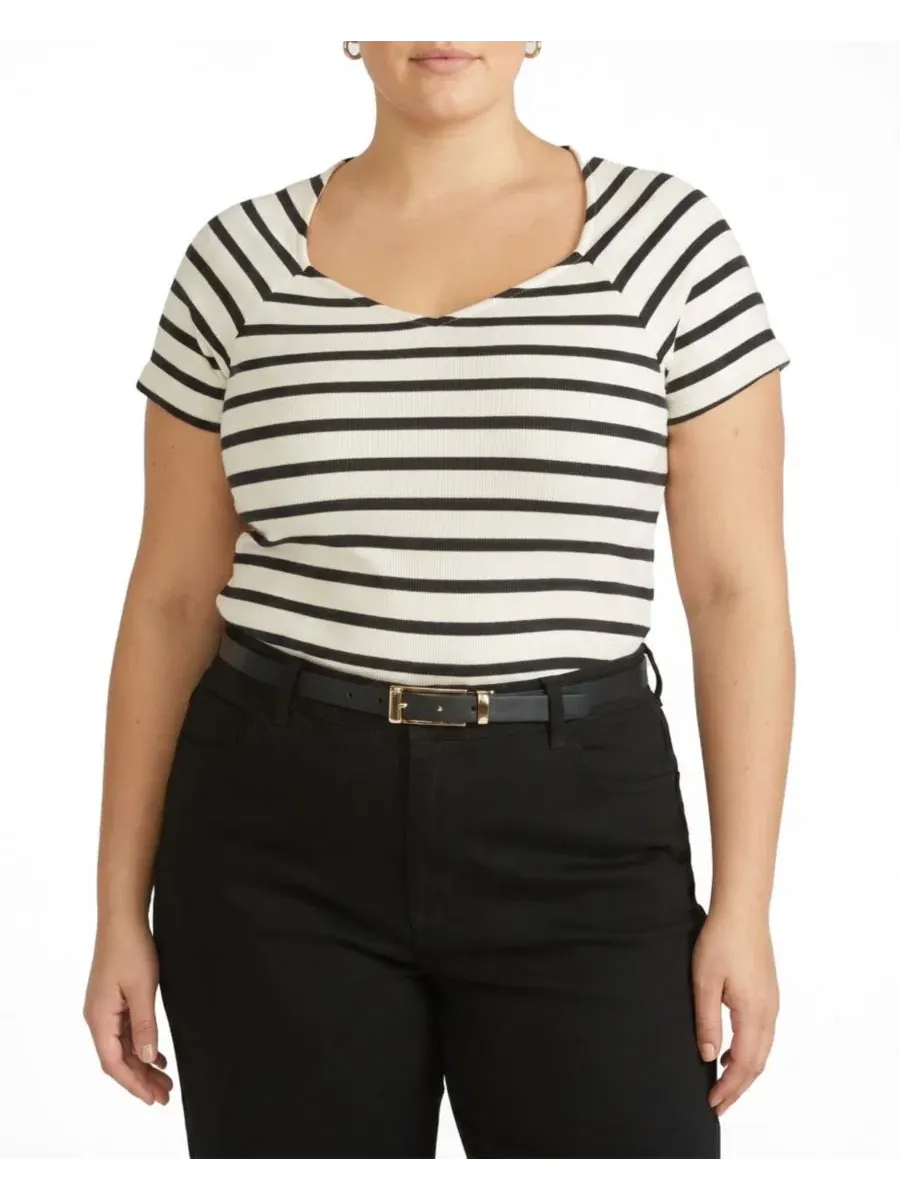 Футболка женская с романтичным вырезом, модель Carey Ribbed Sweetheart Tee Universal Standard
