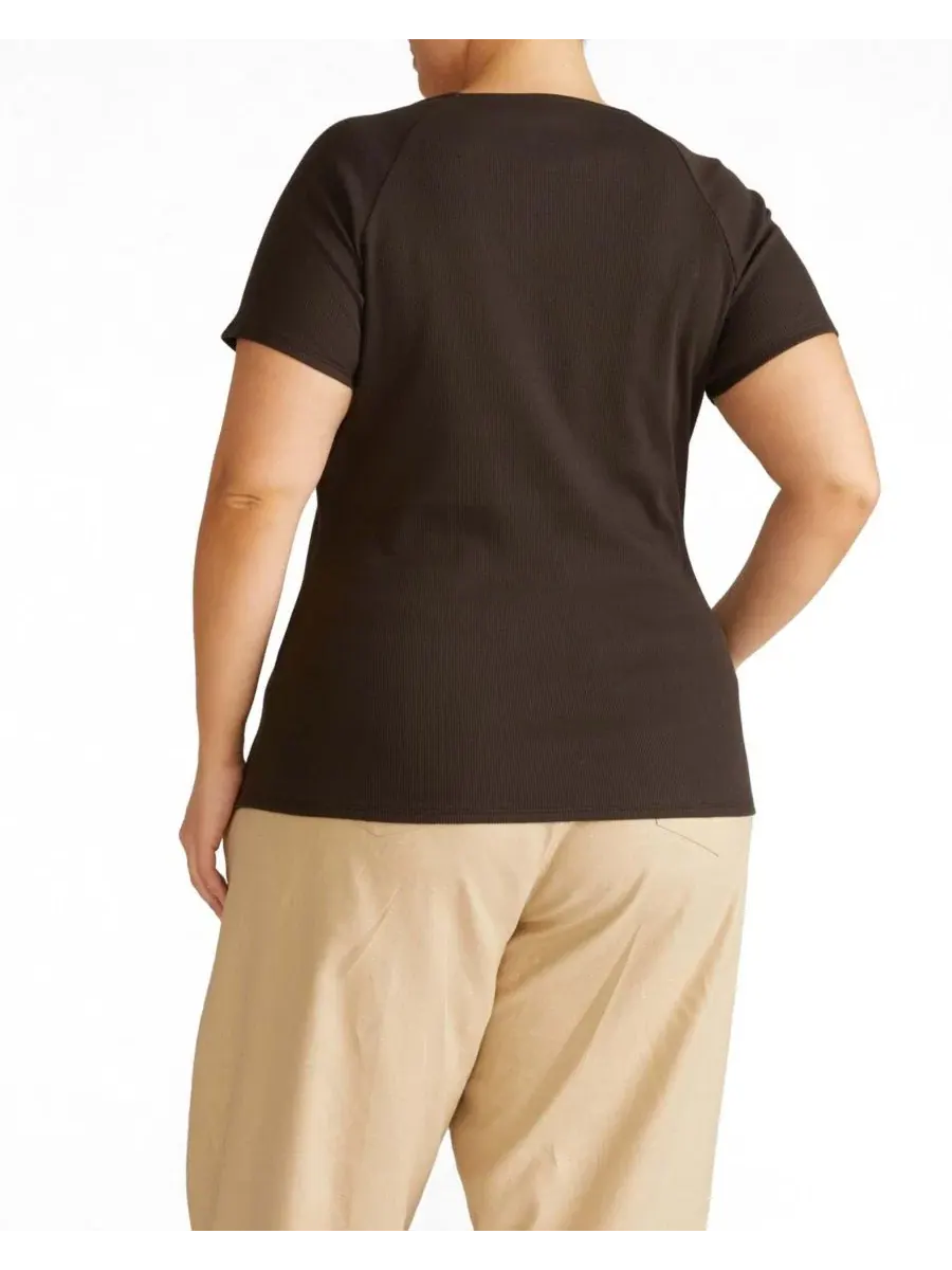 Футболка из риба с мягким вырезом сердечком и рукавом реглан Carey Plus Size Universal Standard — изображение 3 из 3