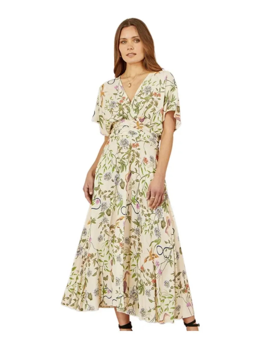Платье миди с принтом, модель Floral Print Ruched Waist Yumi — изображение 2 из 8, бежевый