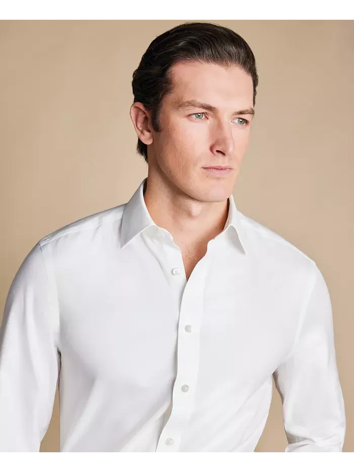 Мужская облегающая однотонная рубашка без глажки Charles Tyrwhitt — изображение 2 из 5, белый