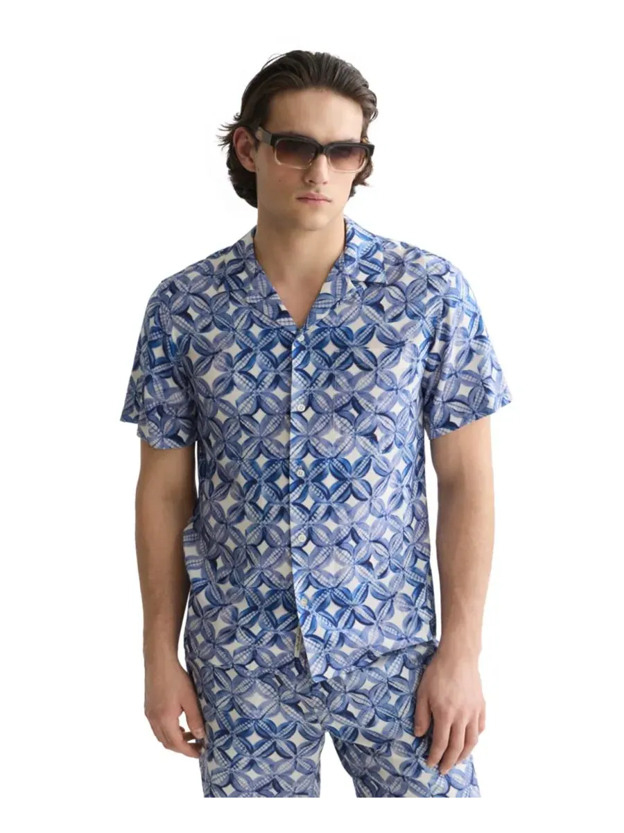 Мужская рубашка с коротким рукавом с принтом Tiles Flower Blue SCOTCH & SODA — изображение 1 из 10, синий