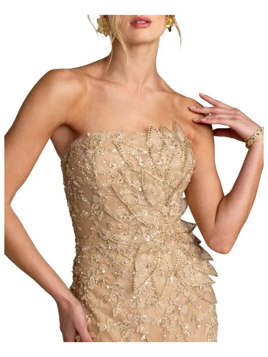 Платье-русалка с 3D цветами и жемчугом Petite Beaded Mermaid Gown with 3D Flowers Mac Duggal — изображение 3 из 6, золото