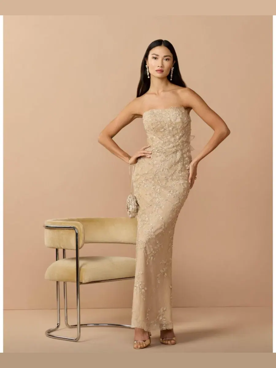 Платье-русалка с 3D цветами и жемчугом Petite Beaded Mermaid Gown with 3D Flowers Mac Duggal — изображение 4 из 6, золото