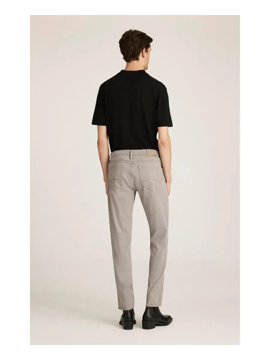 Мужские брюки Marcus Slim Straight Leg из саржевой ткани Shark Luxe Mavi Jeans — изображение 3 из 3, бежевый серый
