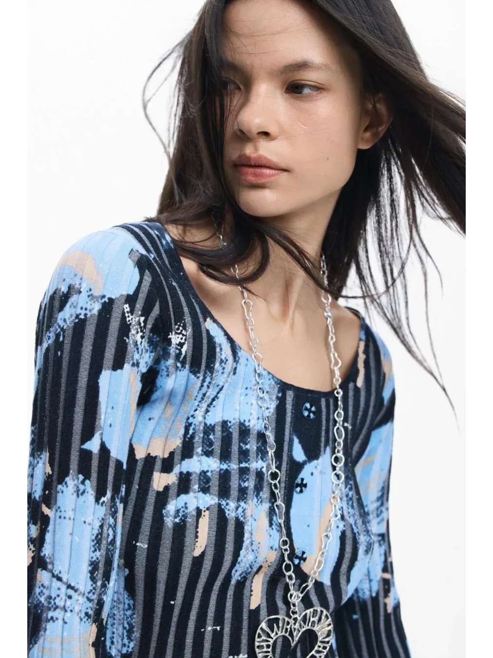 Изящный женский свитер с цветочным узором Desigual — изображение 3 из 6, синий