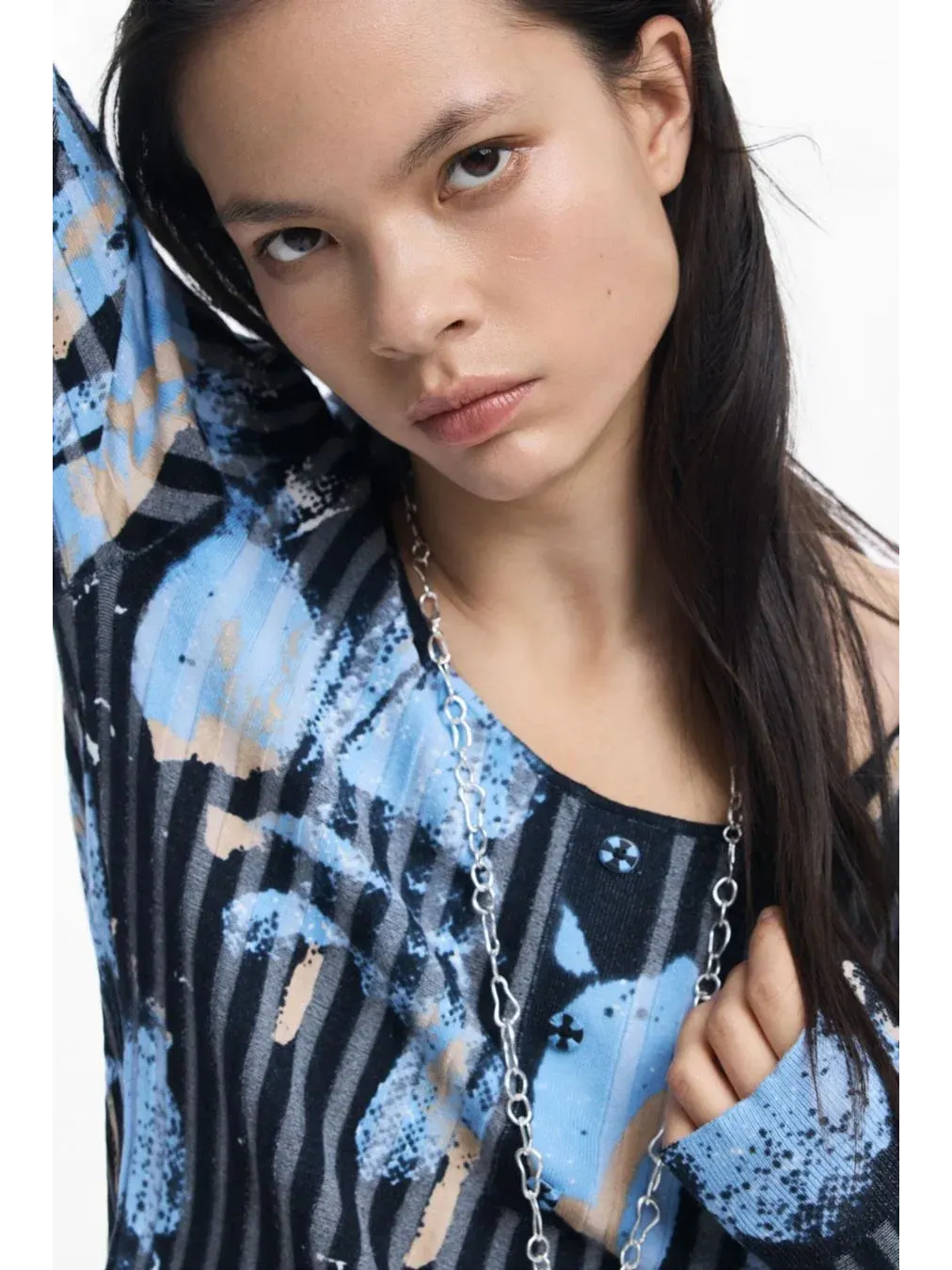 Изящный женский свитер с цветочным узором Desigual — изображение 6 из 6, синий