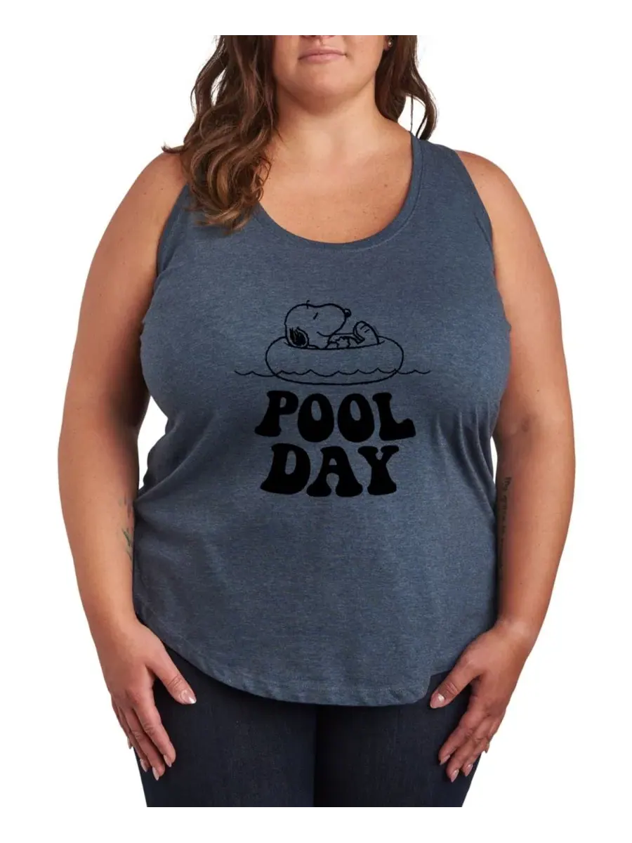 Майка-борцовка с графическим принтом «Peanuts Snoopy Pool Day» больших размеров, с изображением — изображение 1 из 3, синий