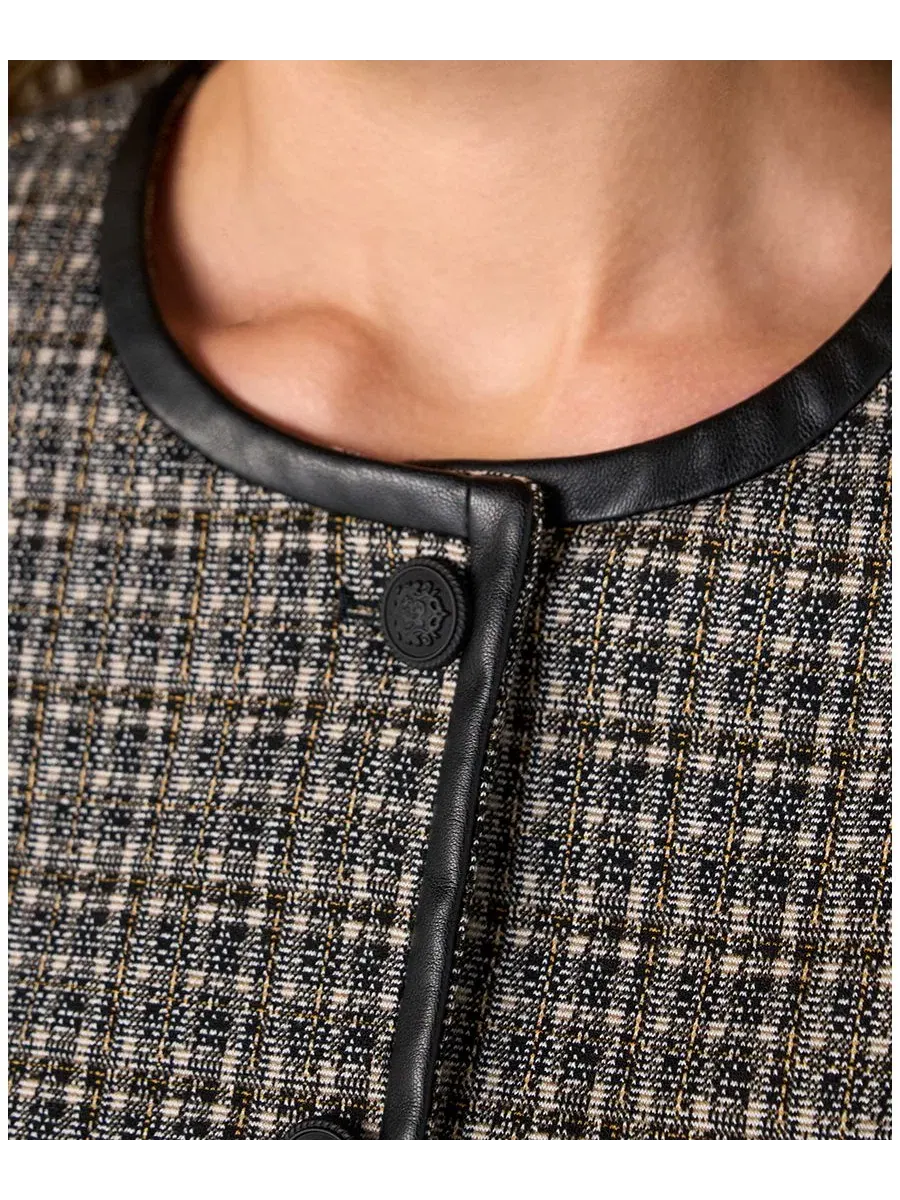Жакет укороченный без воротника с принтом в клетку, модель Petite Cropped Collarless Plaid Blazer — изображение 2 из 4
