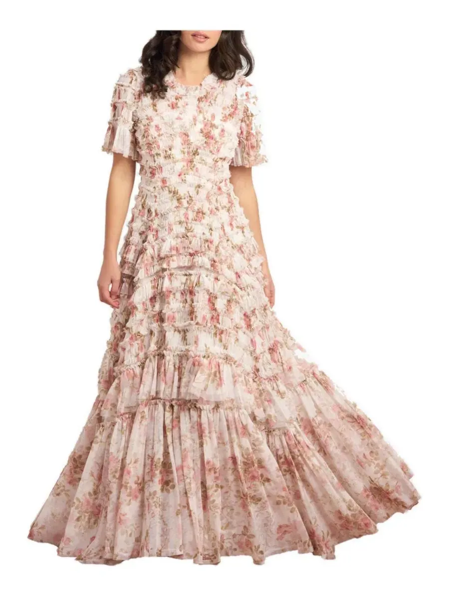 Платье-макси с воротником-мандарин Summer's Valentine Ruffle Gown Needle & Thread — изображение 1 из 4, белый