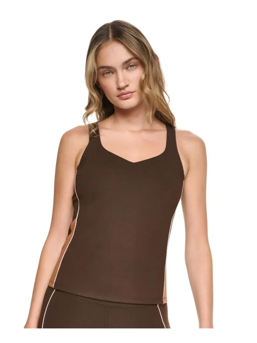 Топ с встроенным бюстгальтером, V-образным вырезом и цветовым блоком DKNY Sport — изображение 3 из 6, бежевый