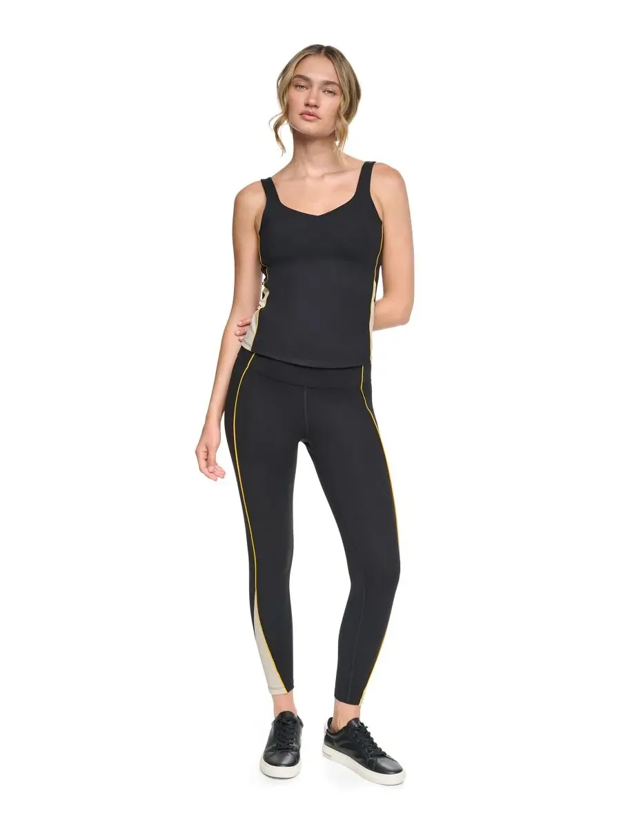 Топ с V-образным вырезом и встроенным бюстгальтером, цветблок DKNY Sport — изображение 2 из 6, черный