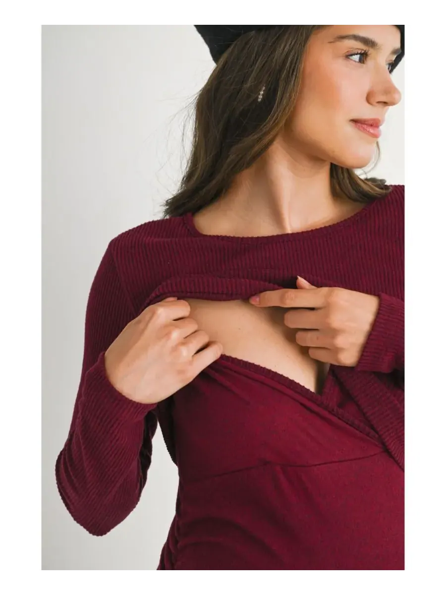Платье для беременных с длинными рукавами, ребристой отделкой по бокам и сборками для кормления — изображение 5 из 5