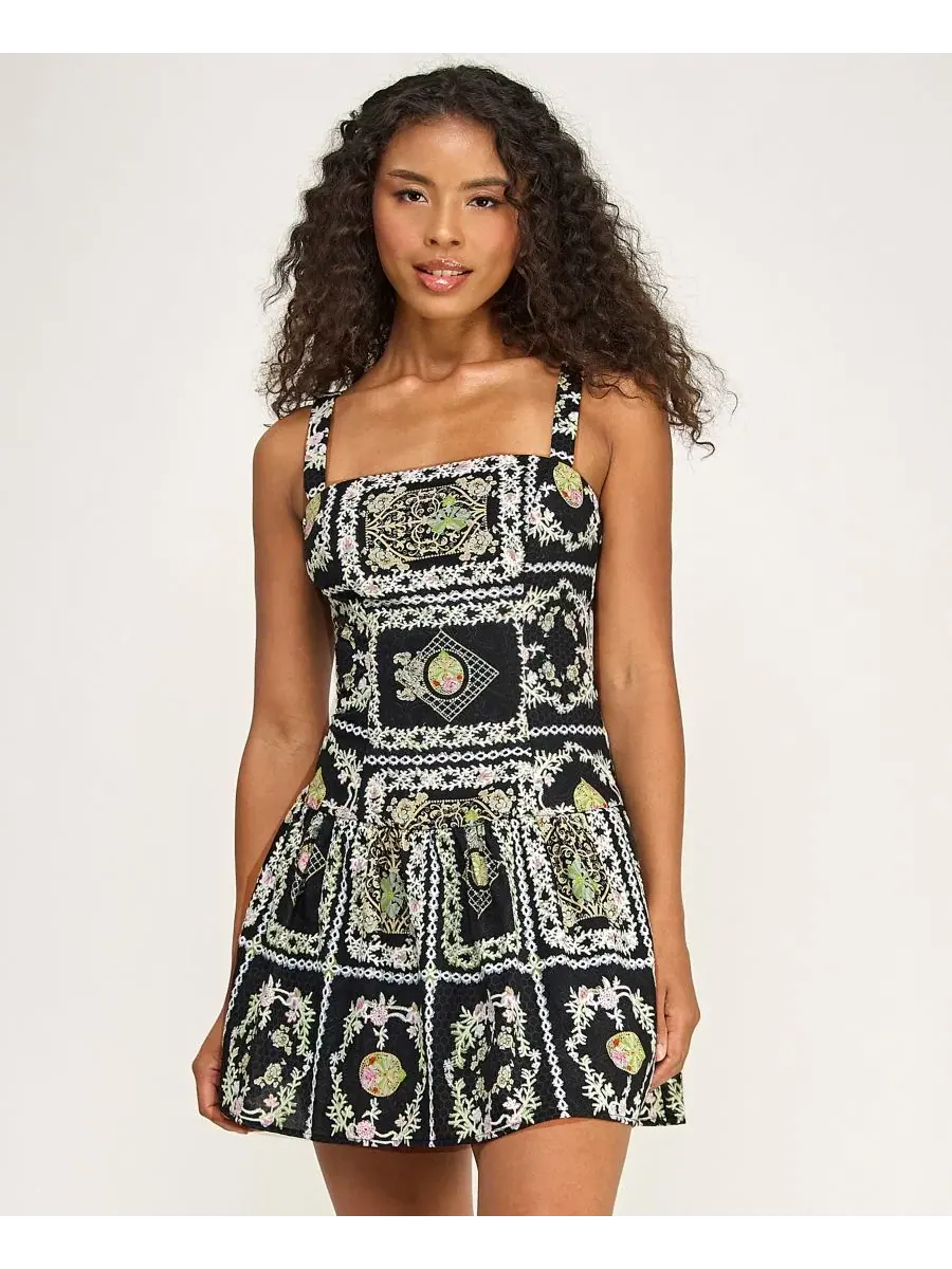 Платье короткое с квадратным вырезом, принт, модель Printed Square Neck Eyelet Drop Waist SENI & — изображение 2 из 6