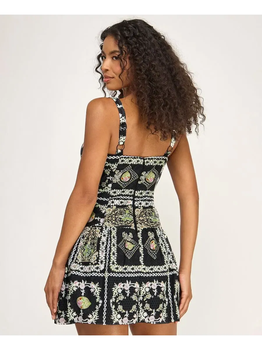 Платье короткое с квадратным вырезом, принт, модель Printed Square Neck Eyelet Drop Waist SENI & — изображение 5 из 6