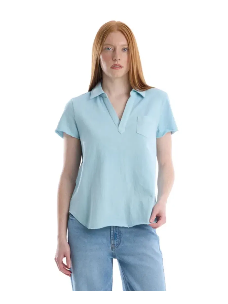 Футболка-поло с нагрудным карманом и вырезом сзади, модель Chest Pocket Polo Tee WILT — изображение 1 из 7, синий