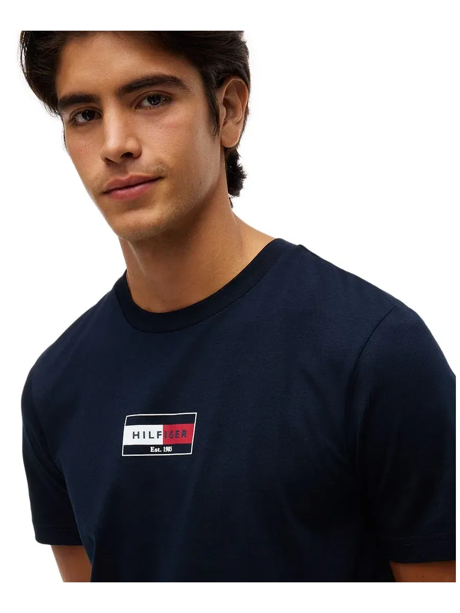 Футболка с коротким рукавом Brand Love Small Flag Tommy Hilfiger — изображение 3 из 4, темно-синий