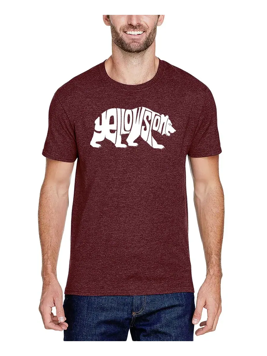 Футболка мужская с принтом Yellowstone Bear Word Art LA Pop Art — изображение 1 из 3, бордовый
