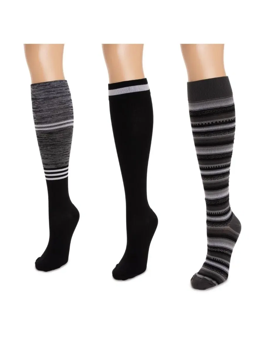 Женские компрессионные носки, упаковка из 3 пар MUK LUKS — изображение 3 из 3, черный