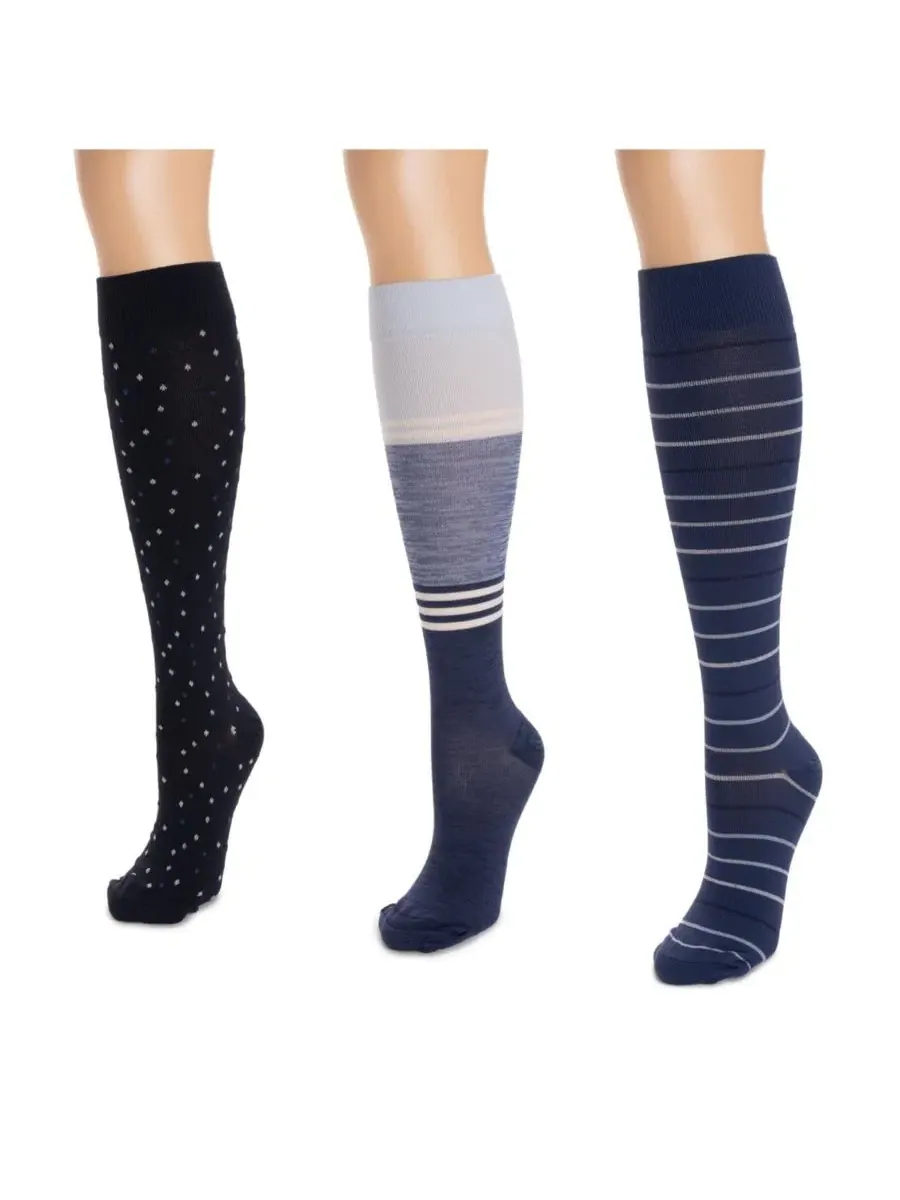Женские компрессионные носки, упаковка из 3 пар MUK LUKS — изображение 3 из 3, синий мульти