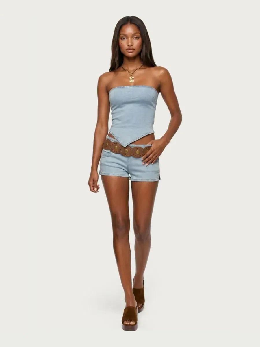 Топ без бретелек с асимметричным подолом Zaida Asymmetric Denim Strapless Top Edikted — изображение 3 из 5, светлый-синий