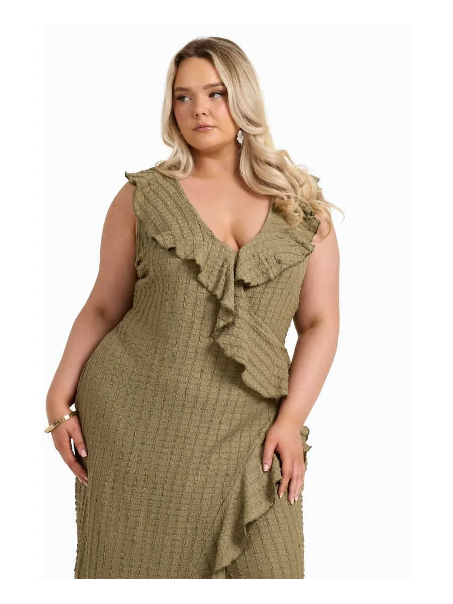 Женское миди-платье без рукавов с оборками и запахом FASHION-SZN CURVE — изображение 8 из 8, хаки