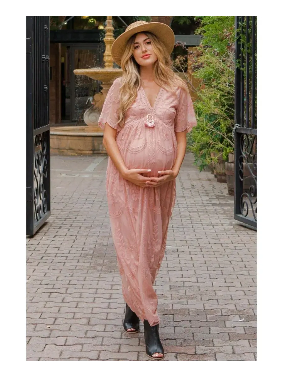 Платье макси с кружевной накладкой, модель Lace Mesh Overlay Maxi Dress Pinkblush — изображение 2 из 10, розовый