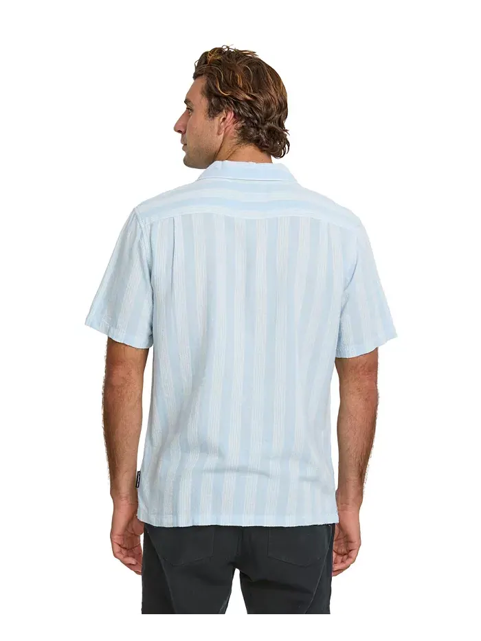Мужская рубашка с коротким рукавом Nightfall Island Quiksilver — изображение 2 из 7, голубой