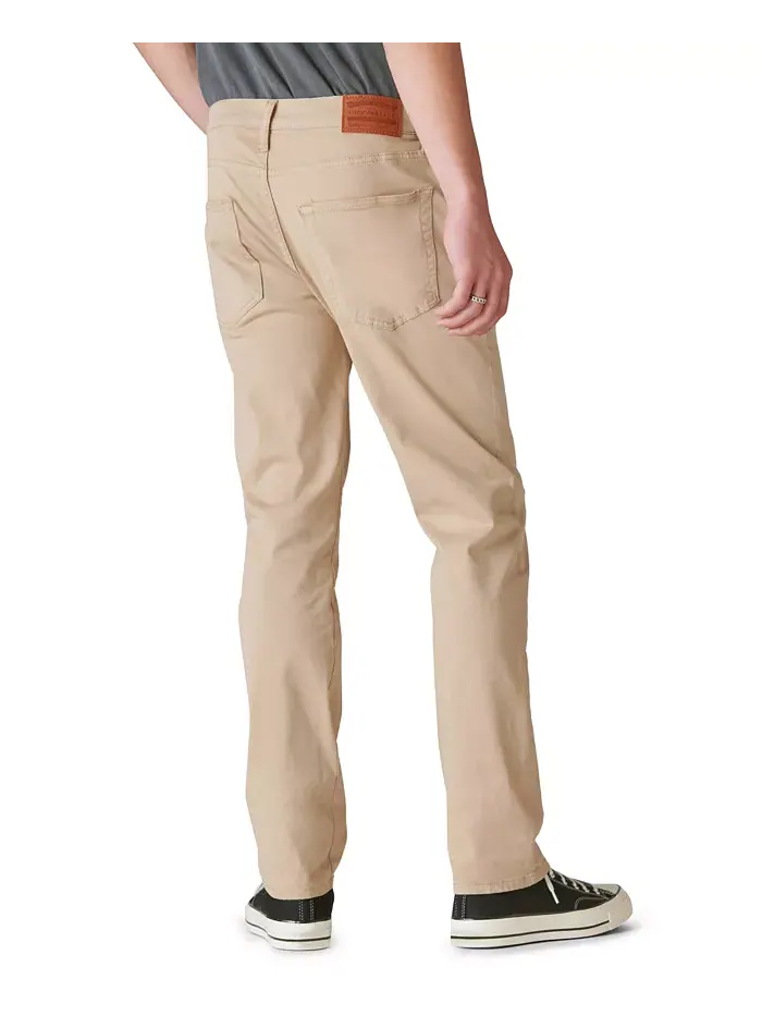 Мужские джинсы 223 Athletic Straight Fit Stretch Lucky Brand — изображение 2 из 5, бежевый