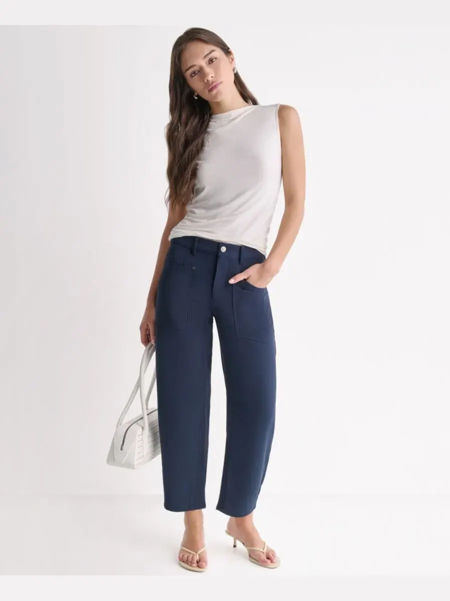 Брюки зауженные к низу с защипами BCBG — изображение 2 из 7, синий море