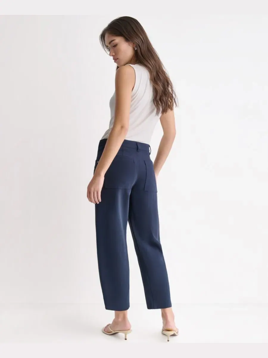Брюки зауженные к низу с защипами BCBG — изображение 7 из 7, синий море