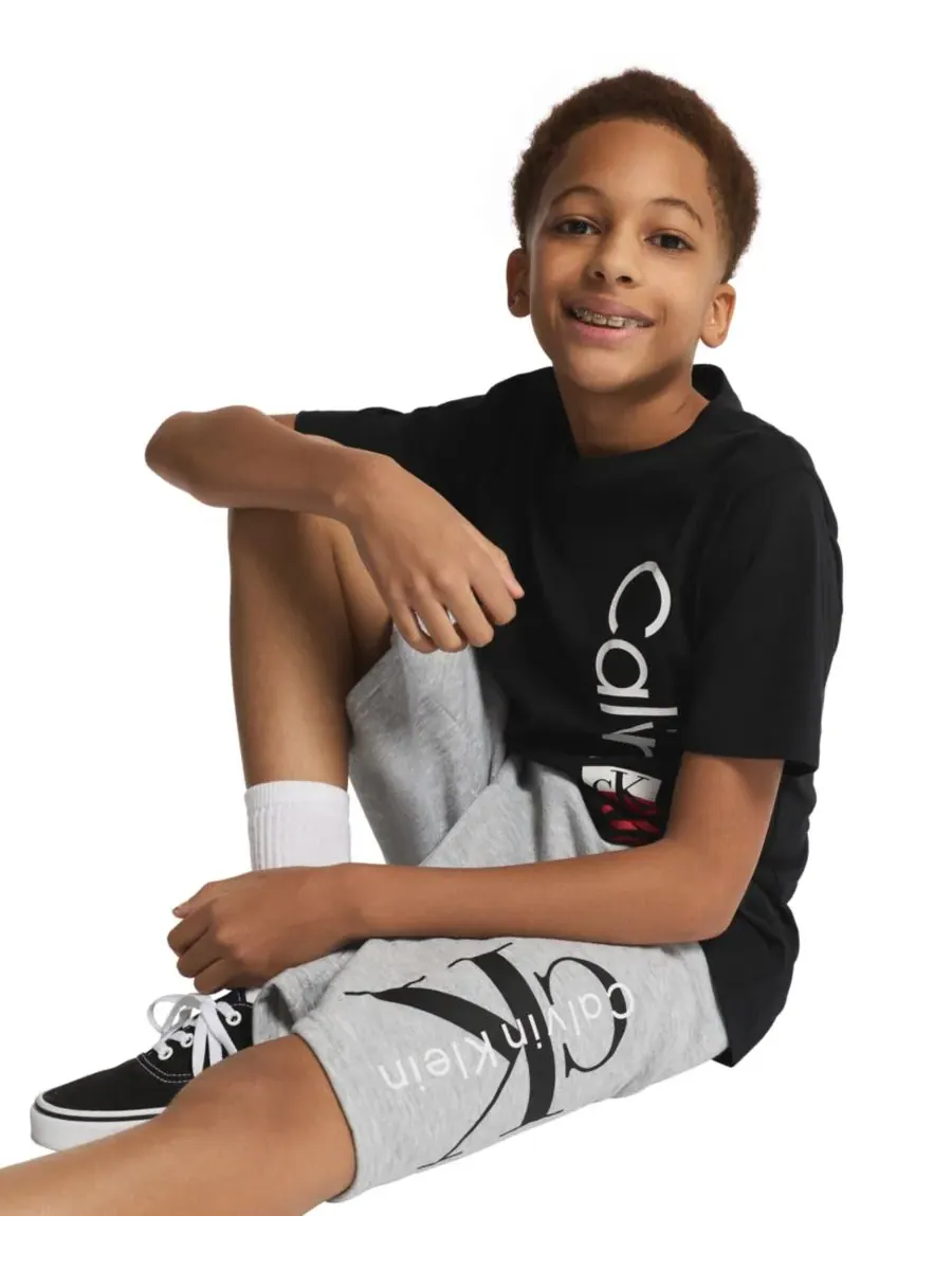 Детские шорты CK Graphic Knit Pull-On Shorts (размер 8-20) из трикотажа с графическим принтом — изображение 2 из 7
