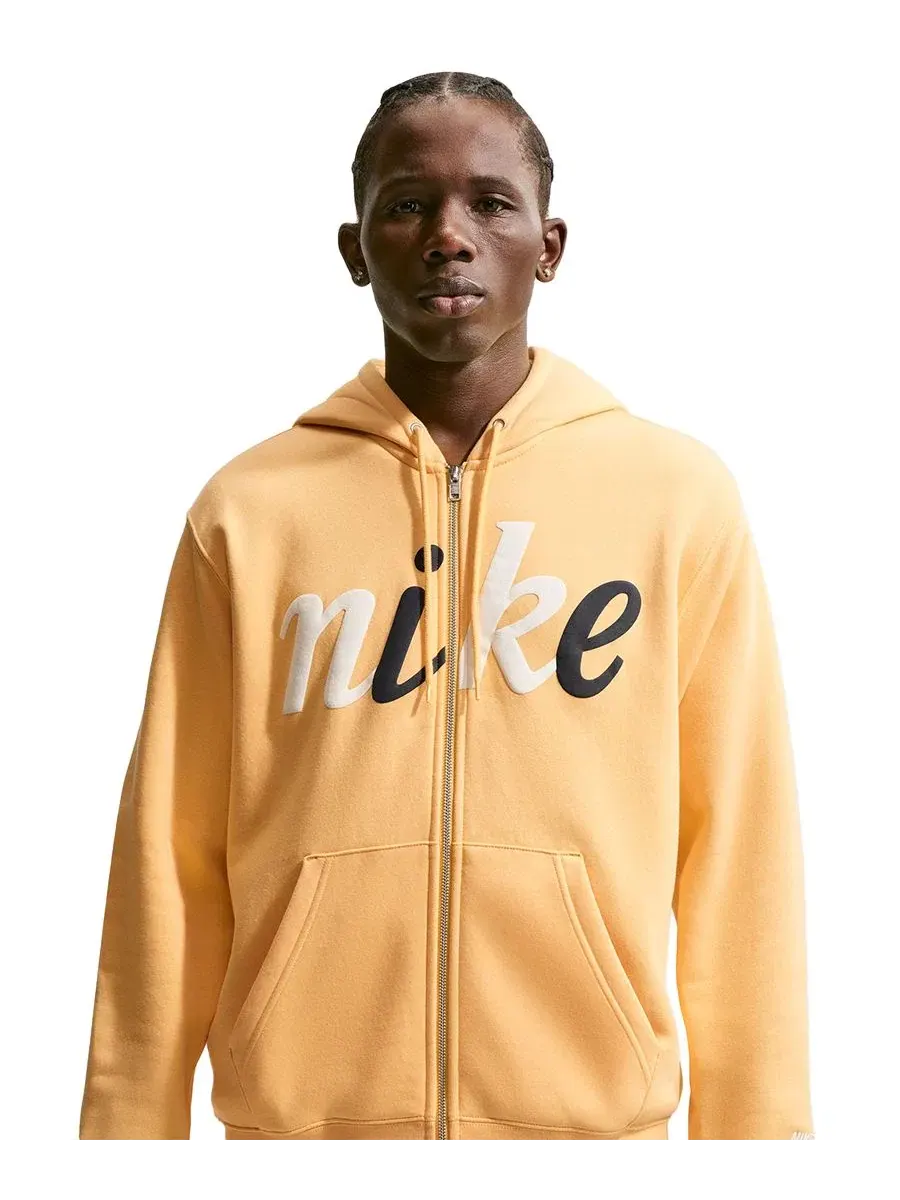 Худи Nike с релакс-посадкой, с капюшоном и принтом — изображение 2 из 5, золотистый