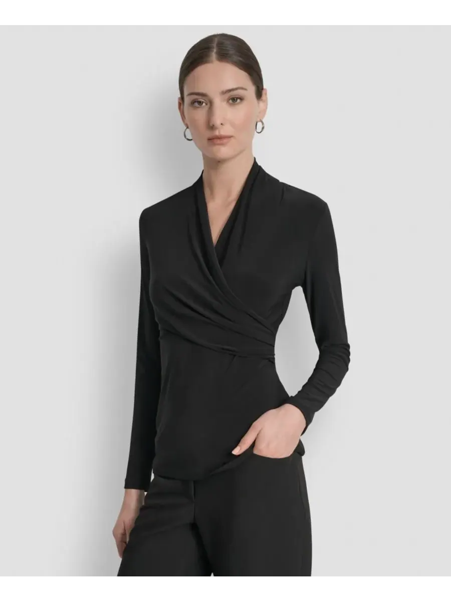 Небольшой матовый трикотажный топ с имитацией запаха DKNY — изображение 1 из 4, черный
