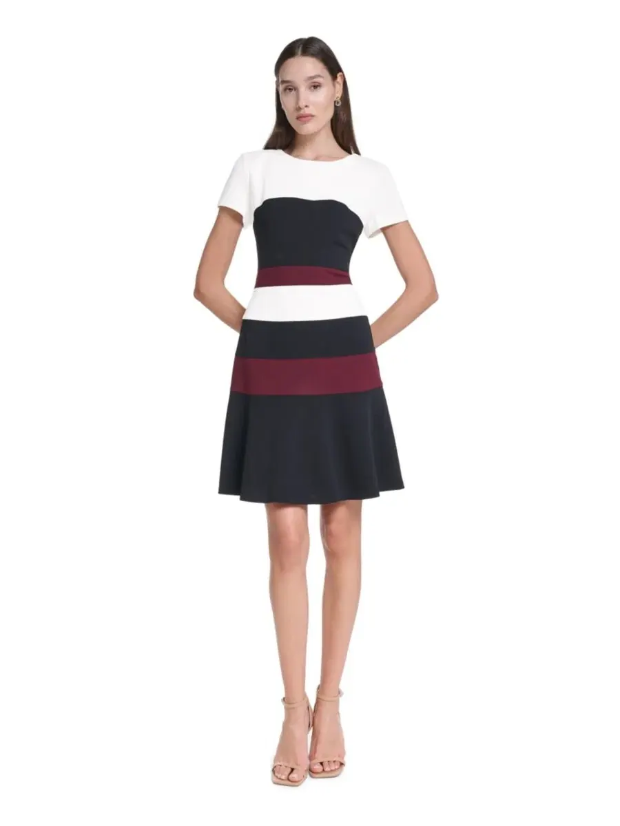 Платье-футляр из стрейч-крепдешина Petite Scuba Crepe Sheath Dress Tommy Hilfiger — изображение 1 из 5, слоновая кость/черный